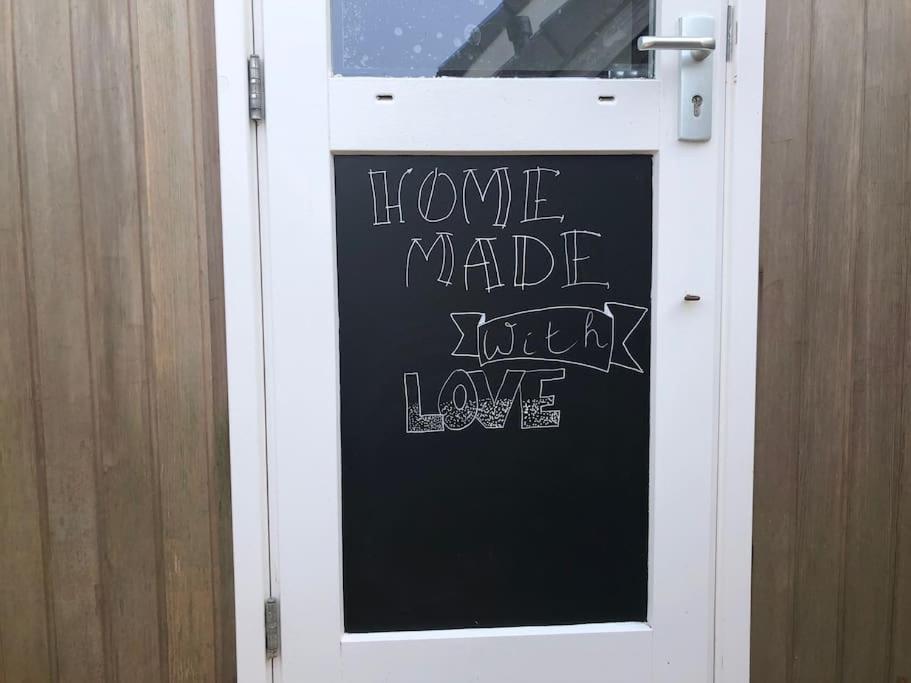 Gezellige Pipo Met Grote Schommel Aan Het Water Villa Medemblik Exteriör bild