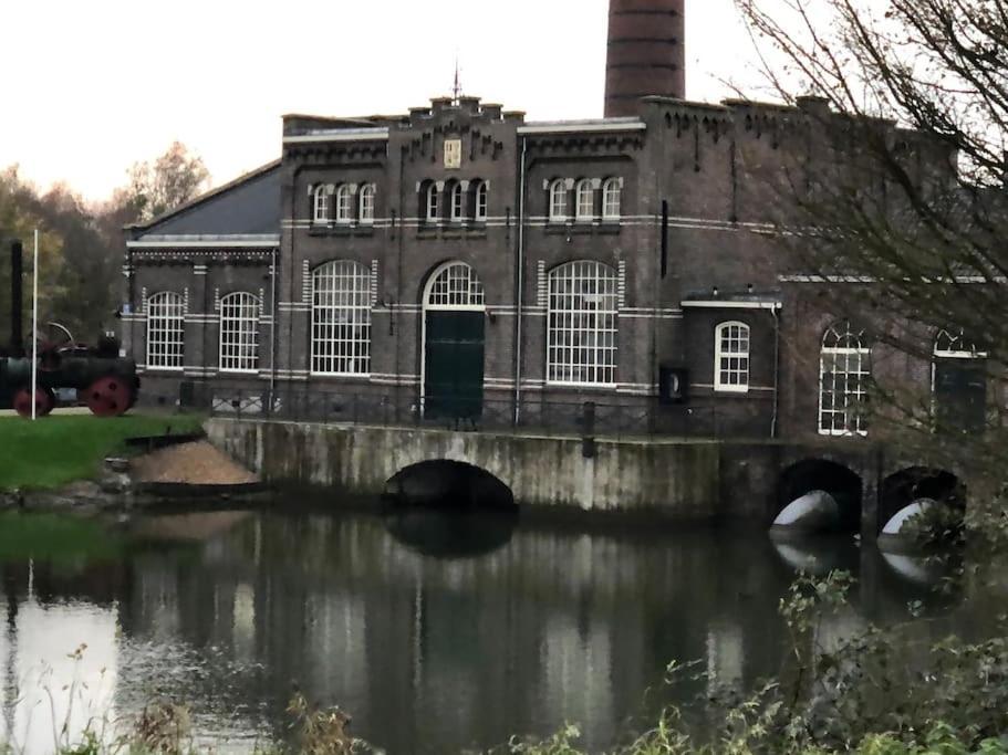 Gezellige Pipo Met Grote Schommel Aan Het Water Villa Medemblik Exteriör bild